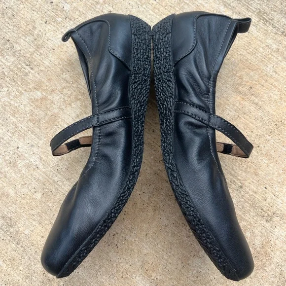 Taos. 7.5 Babble Mary Jane in Black - Picture 10 of 15